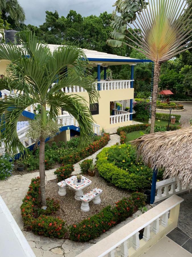 Хостел Sana El Jardin Secreto Сантьяго-де-лос-Кабальерос Экстерьер фото